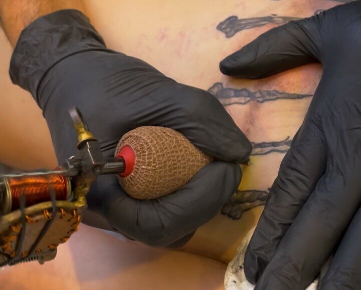 Instagram post from lafumisterie.tattoo. This post is in position 1.