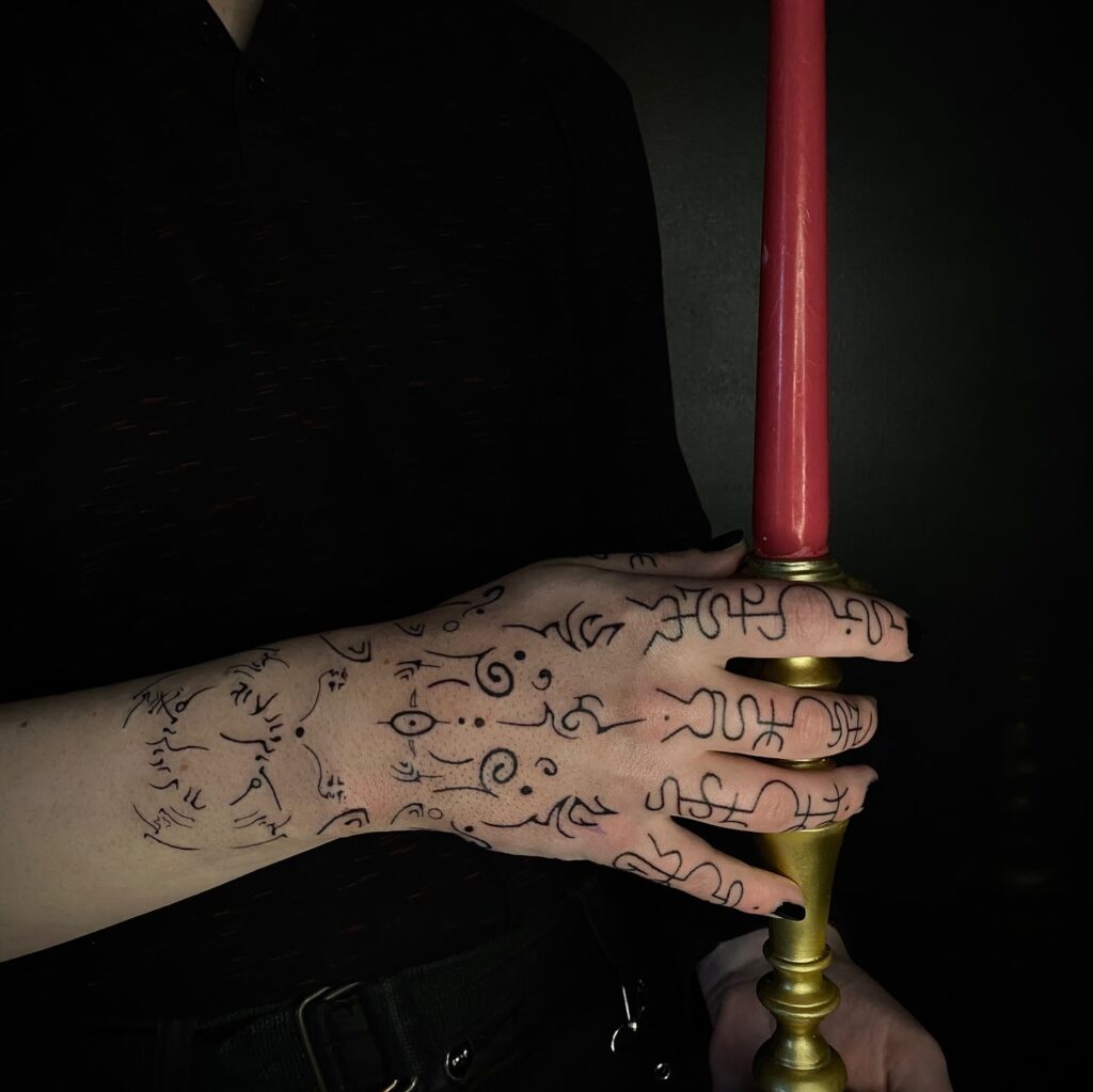 Instagram post from lafumisterie.tattoo. This post is in position 7.