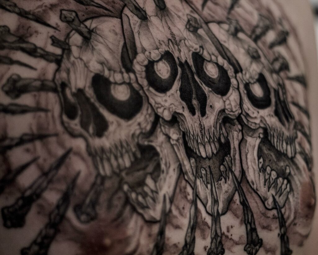 Instagram post from lafumisterie.tattoo. This post is in position 0.