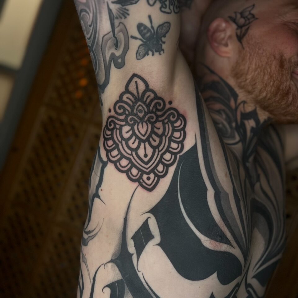 Instagram post from lafumisterie.tattoo. This post is in position 6.