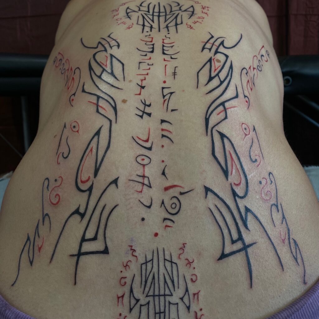 Instagram post from lafumisterie.tattoo. This post is in position 9.