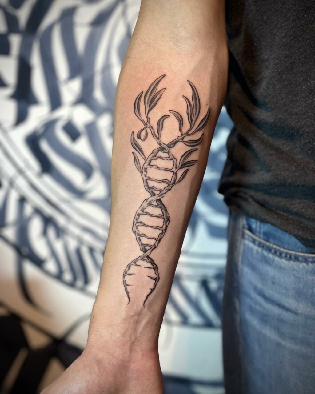 Instagram post from lafumisterie.tattoo. This post is in position 7.