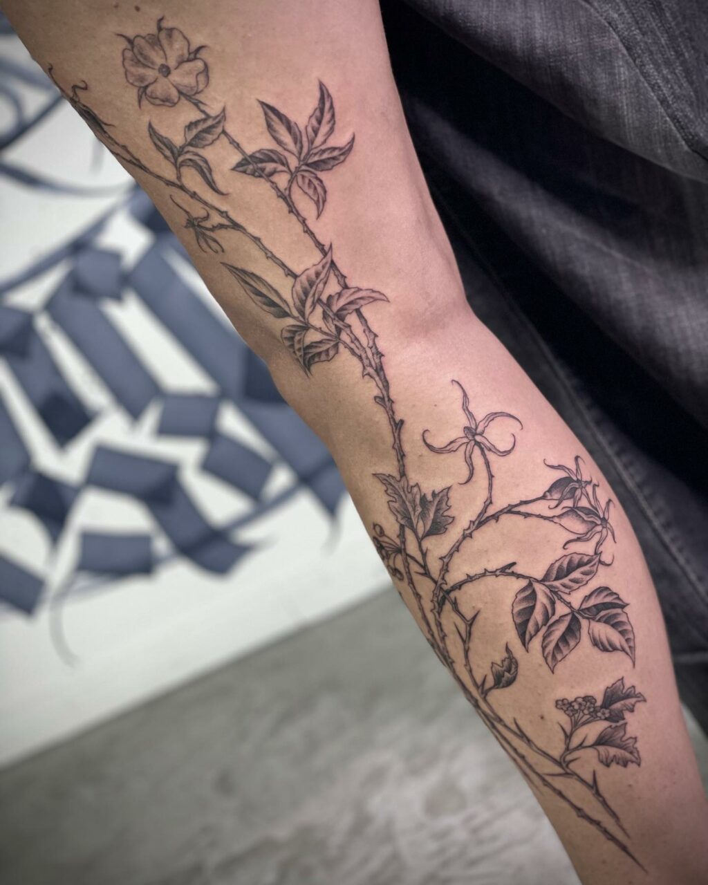 Instagram post from lafumisterie.tattoo. This post is in position 8.